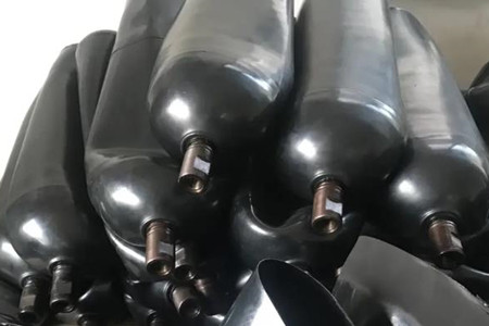 蓄能器膠囊材質和壓力選擇