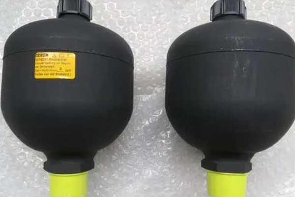 蓄能器充氣工具不會(huì)使用？這份使用指南要收好！ 圖1